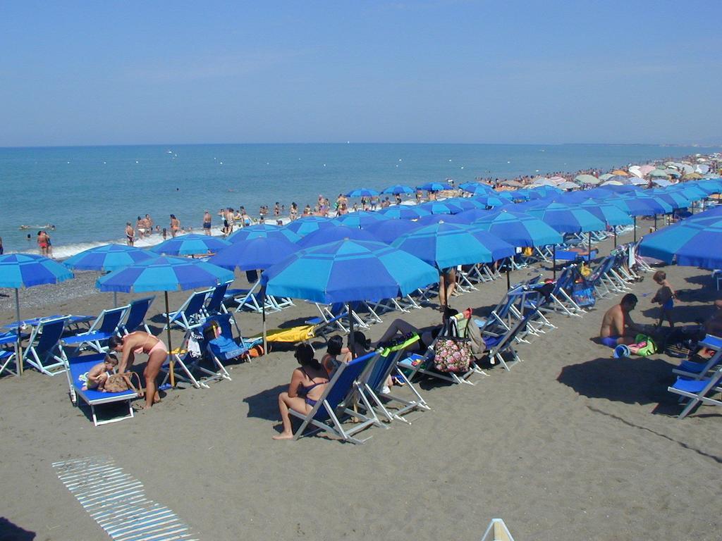Camping Free Beach Marina Di Bibbona Εξωτερικό φωτογραφία